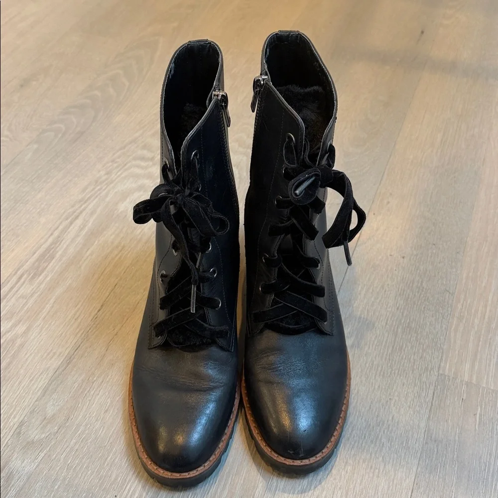 Coach Black Lace-Up Leather Boots GUC , sz 8.5 - Picture 5 of 11